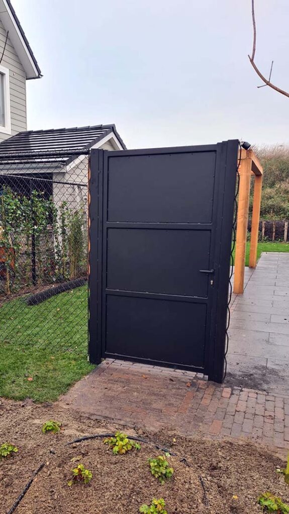 Enkele Rechte Poort Met Stalen Plaat Grootproducent Van Hekken En 